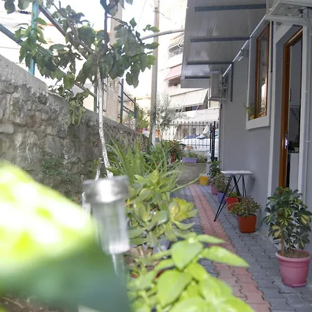 Keli Apartment *